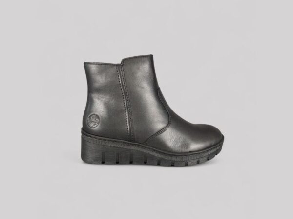 Stylowe skórzane botki damskie RIEKER X9165-01