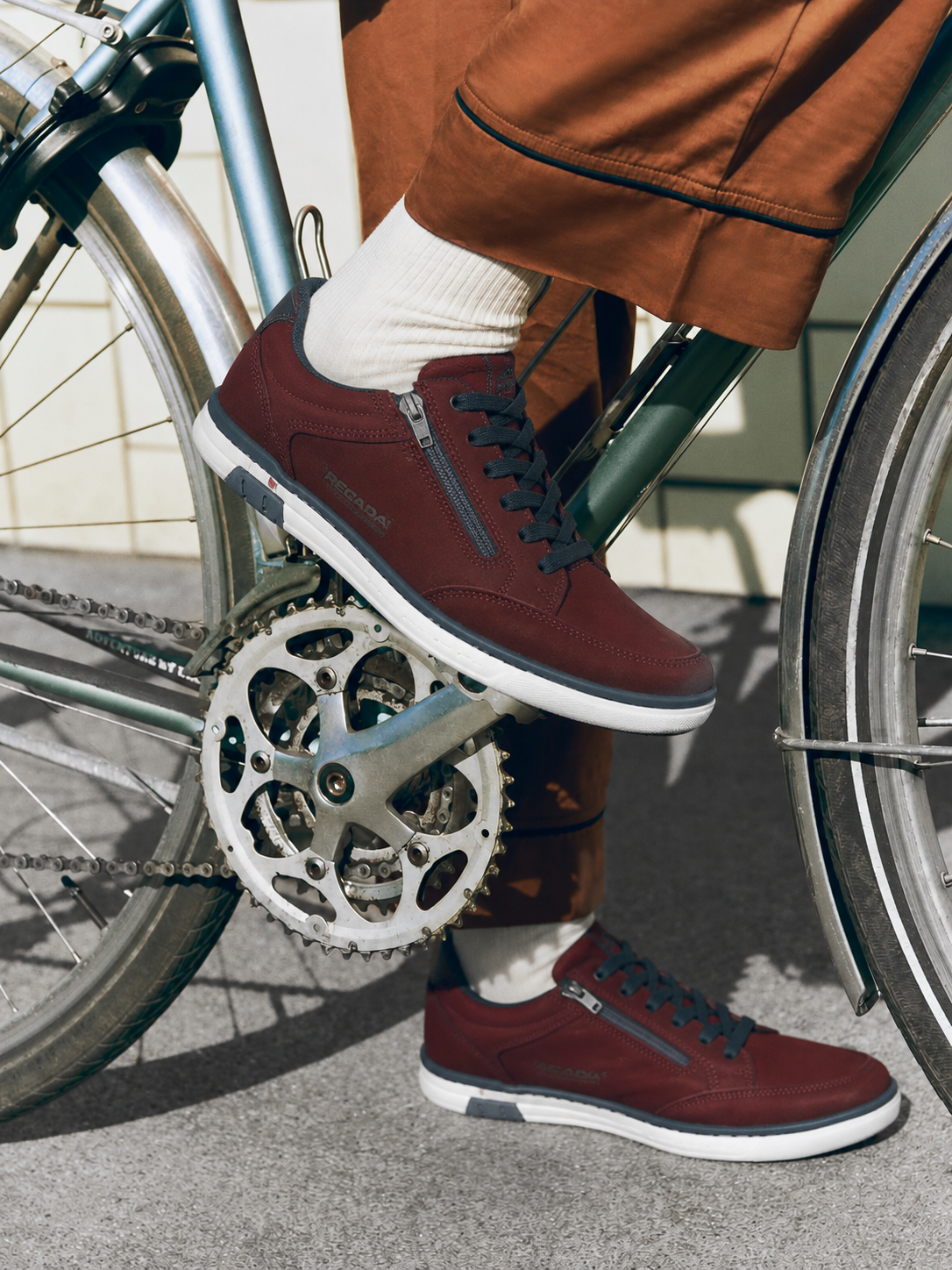 buty bordowe